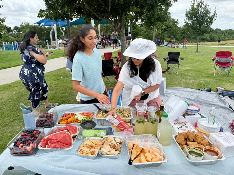 Preparing the food table