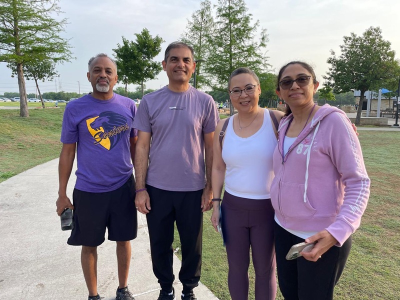group photo at marathon